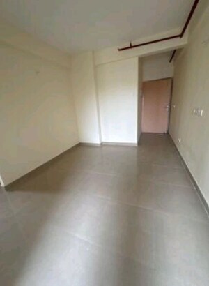 Room in 2 BHK Apartment at GLS Avenue 81, Sector 81 – for Rent