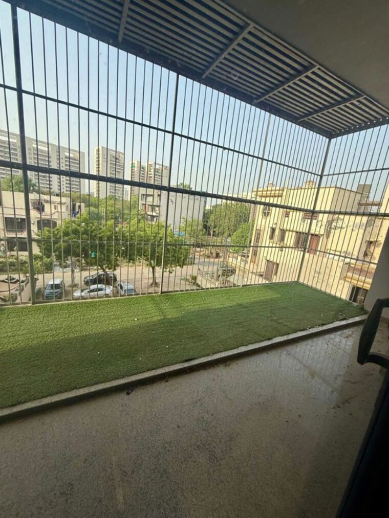Balcony, dlf phase ii 4 Bedroom 4500 Sq.Ft. Builder Floor In Dlf Phase ii Gurgaon 10637986