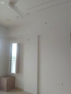 Room in 2 BHK Apartment at Lodha Bellagio, Powai – for Rent