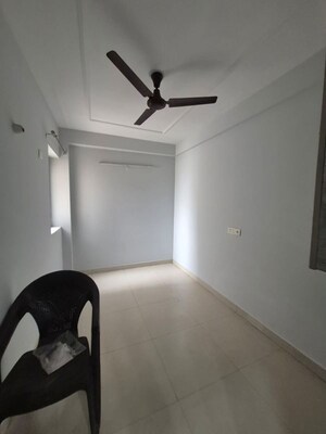 Furnished Amenities in 4 BHK Builder Floor at Dlf Phase ii – for Rent