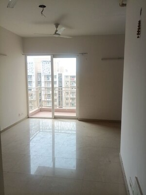 Room in 3 BHK Apartment at Mahagun My Woods, Sector 16c Greater Noida – for Rent