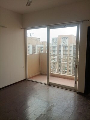 Room in 3 BHK Apartment at Mahagun My Woods, Sector 16c Greater Noida – for Rent