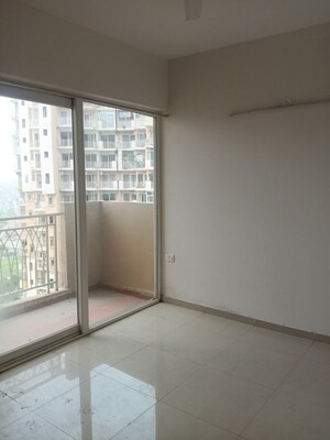 Room in 3 BHK Apartment at Mahagun My Woods, Sector 16c Greater Noida – for Rent
