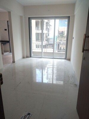 1 BHK Apartment For Rent in Karanjade
