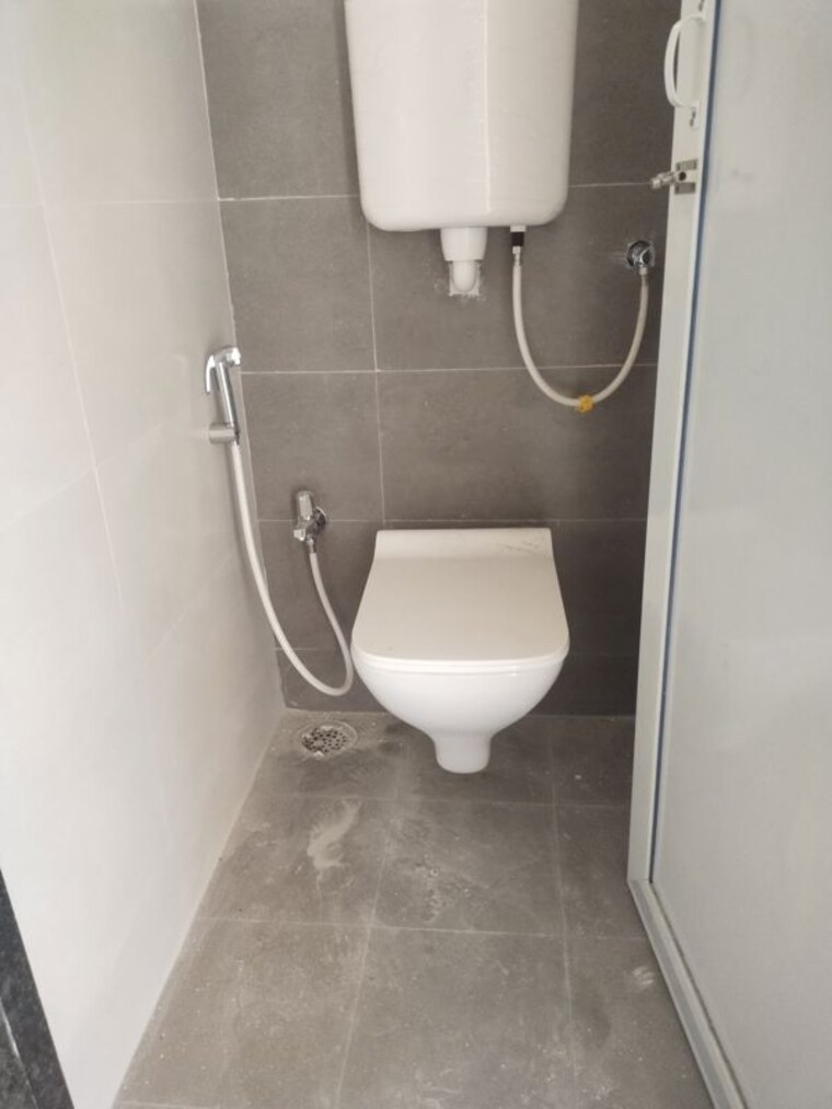 Bathroom, karanjade 1 Bedroom 690 Sq.Ft. Apartment In Karanjade Navi Mumbai 10638040