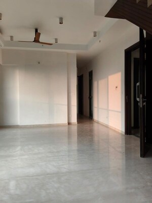 Room in 3 BHK Apartment at Adani Ten BKC, Bandra East – for Rent