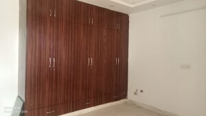 Room in 4 BHK Builder Floor at Janakpuri – for Rent
