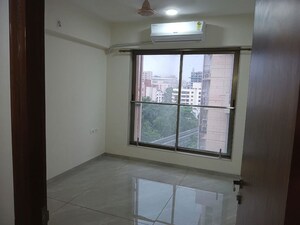 Room in 3 BHK Apartment at Hubtown Seasons, Chembur – for Rent