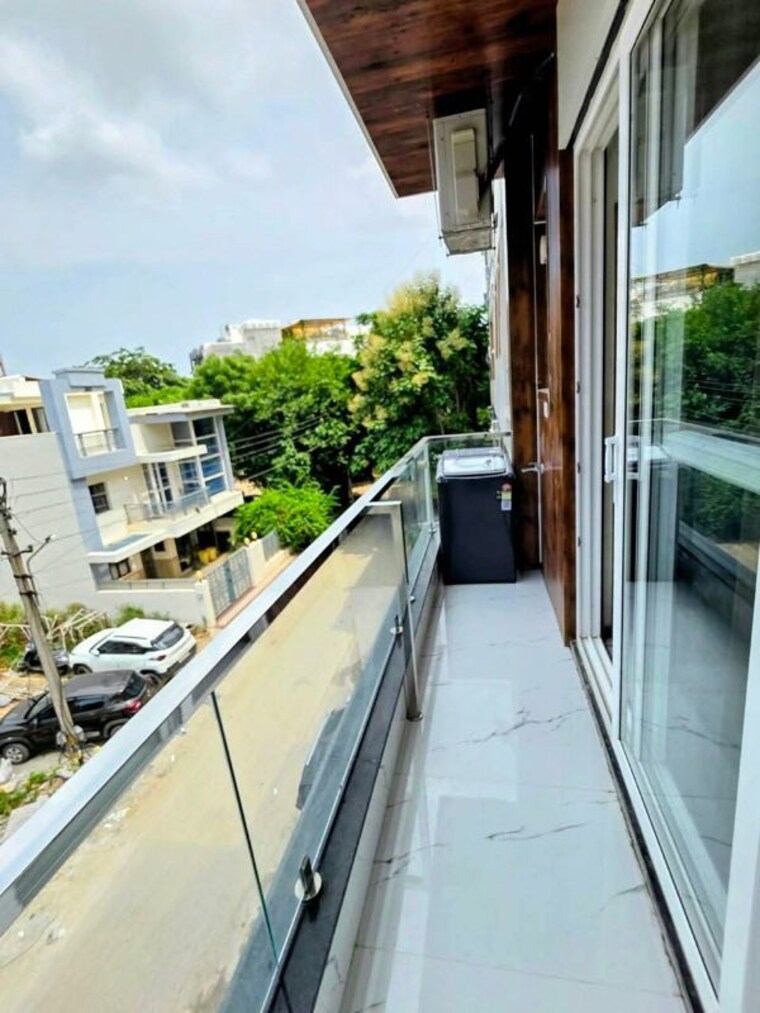 Balcony, saket 1 Bedroom 700 Sq.Ft. Apartment In Saket Delhi 10638097