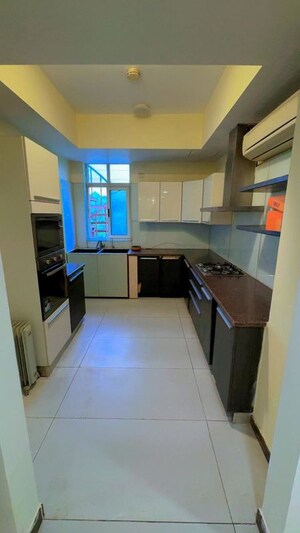 Kitchen in 4 BHK Builder Floor at Dlf Phase ii – for Rent