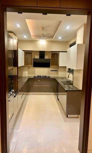 Kitchen in 4 BHK Builder Floor at Dlf Phase ii – for Rent