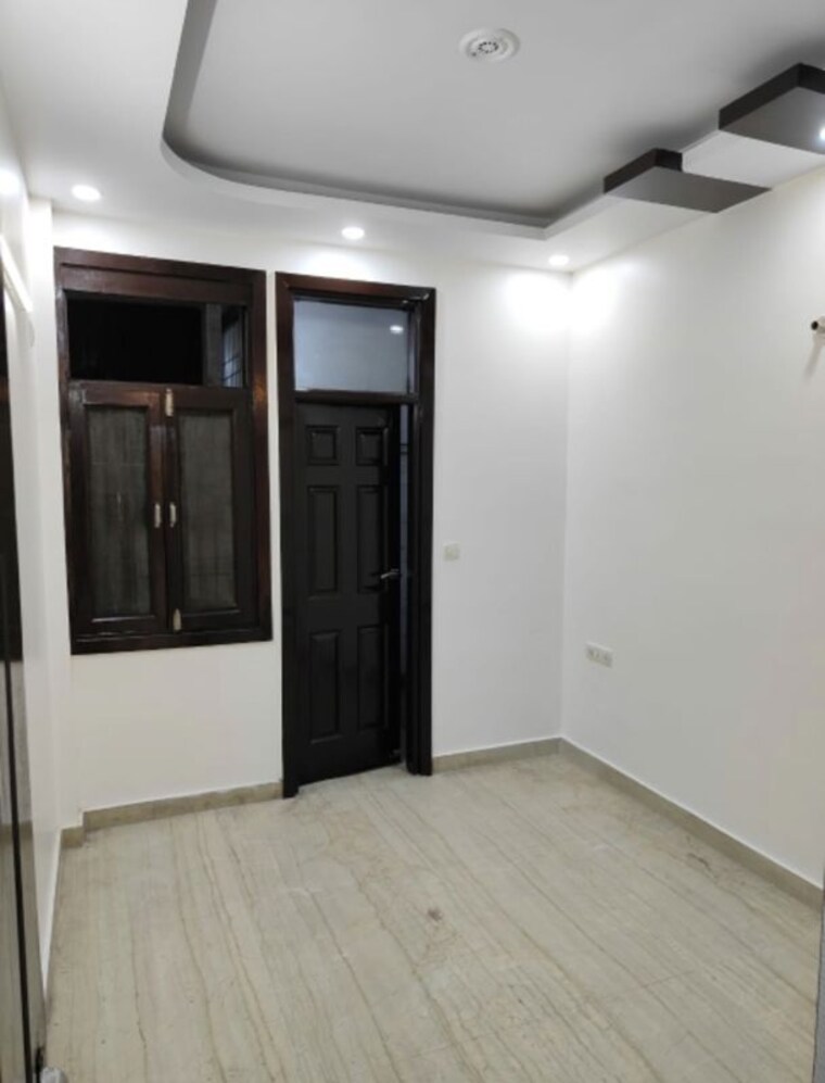 Room, rohini sector 24 3 Bedroom 800 Sq.Ft. Builder Floor In Rohini Sector 24 Delhi 10638104