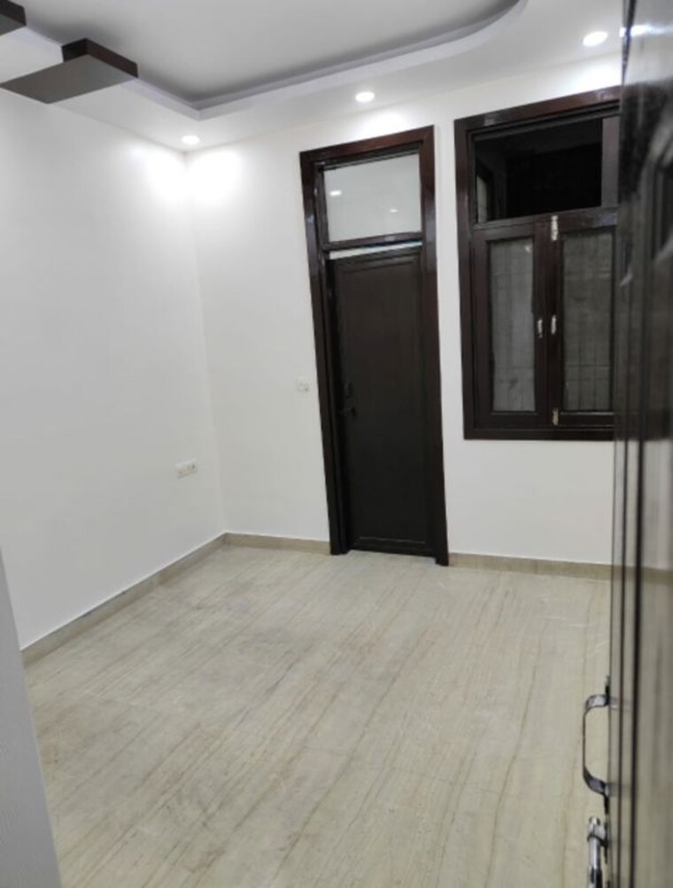 Room, rohini sector 24 3 Bedroom 800 Sq.Ft. Builder Floor In Rohini Sector 24 Delhi 10638104