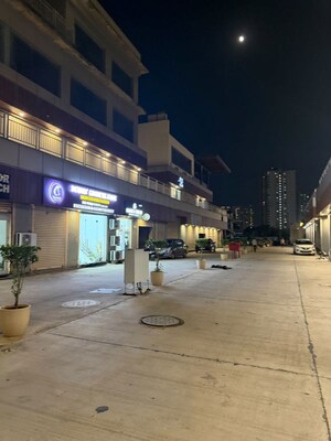  Shop For Rent in 83 Avenue Oodles Sky Walk, Sector 83