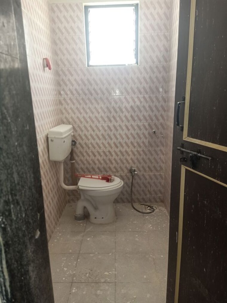 Bathroom, tingre nagar 2 Bedroom 1000 Sq.Ft. Apartment In Tingre Nagar Pune 10638126