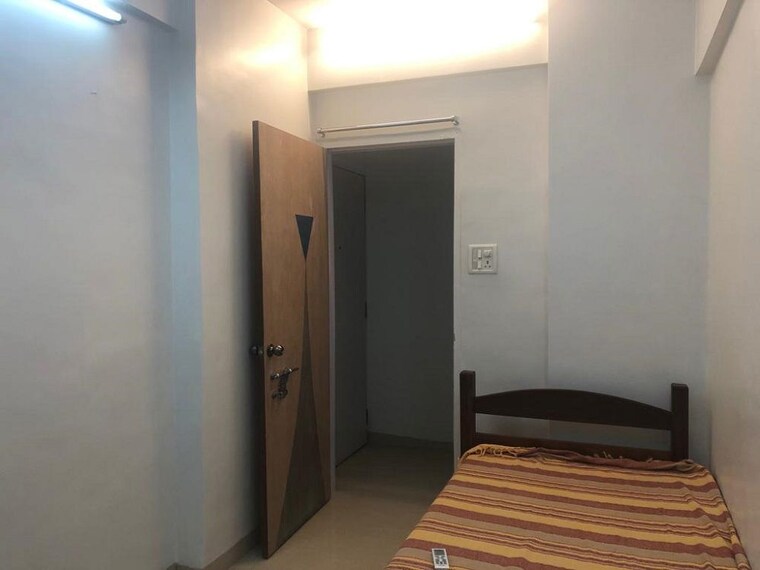 Room, bandra west 2 Bedroom 700 Sq.Ft. Apartment In Bandra West Mumbai 10638134