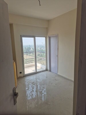 Room in 3 BHK Apartment at KM Residency, Raj Nagar Extension – for Sale