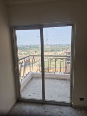 Room in 3 BHK Apartment at KM Residency, Raj Nagar Extension – for Sale