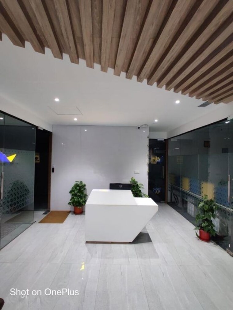 Balcony, gwaltoli Commercial Office Space 1500 Sq.Ft. In Gwaltoli Indore 10638158