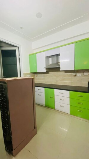 Kitchen in 2 BHK Builder Floor at Dlf Phase iv – for Rent