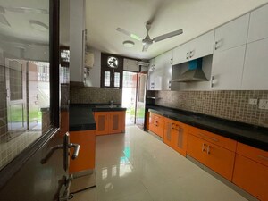 Kitchen in 3 BHK Builder Floor at Dlf Phase ii – for Rent