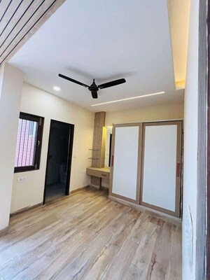 Room in 1 BHK Builder Floor at Dlf Ankur Vihar – for Sale