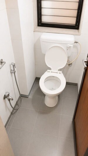 Bathroom in 1 BHK Apartment at Andheri West – for Rent