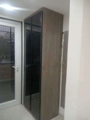 Building Lobby in 6 BHK Builder Floor at Dlf Phase ii – for Rent