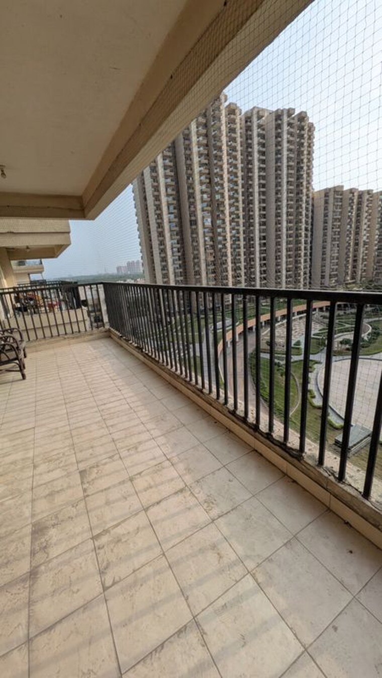 Balcony, gaur-yamuna-city-16th-park-view 3 Bedroom 1475 Sq.Ft. Builder Floor In Gaur Yamuna City Greater Noida 10638175