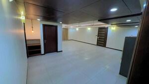 Room in 3 BHK Builder Floor at Dlf Cyber City – for Rent
