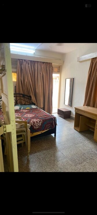 2 BHK + Servant Room,Study Room,Extra Room,Basement 700 Sq.Ft. Apartment in Vile Parle Mahaveer