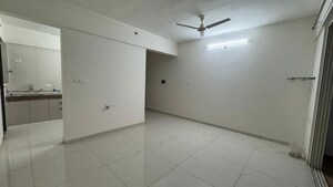 Room in 3 BHK Apartment at Paranjape Gloria Grand, Bavdhan – for Rent