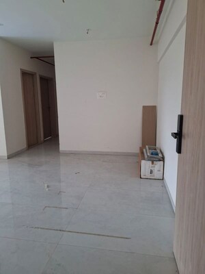 Room in 3 BHK Apartment at Ghodawat Skystar, Goregaon West – for Rent