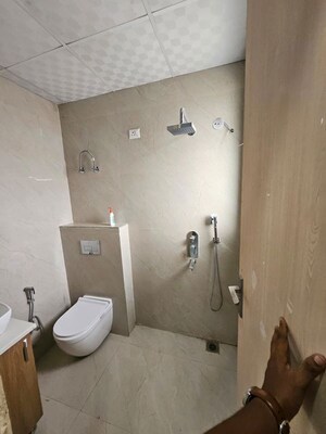 Bathroom in 4 BHK Builder Floor at Dlf Phase ii – for Rent
