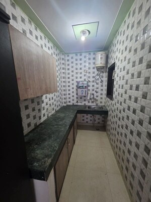 Bathroom in 4 BHK Builder Floor at Dlf Phase ii – for Rent