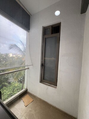 Room in 3 BHK Apartment at Adani Ten BKC, Bandra East – for Rent
