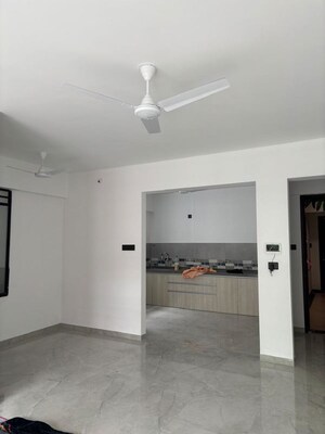 Room in 2 BHK Apartment at Unique Youtopia, Kharadi – for Rent