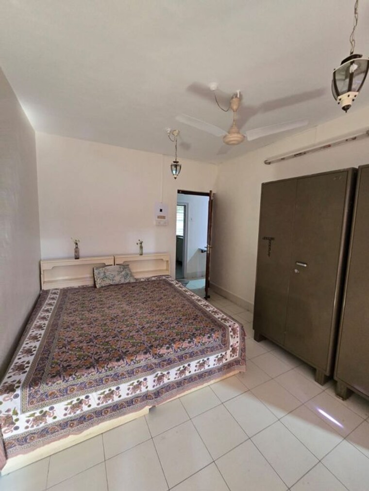 Bedroom, bandra west 1.5 Bedroom 600 Sq.Ft. Apartment In Bandra West Mumbai 10638319