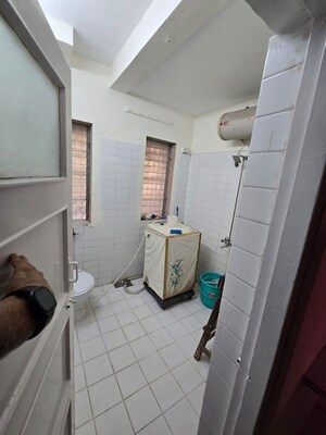Bathroom in 1.5 BHK Apartment at Bandra West – for Rent