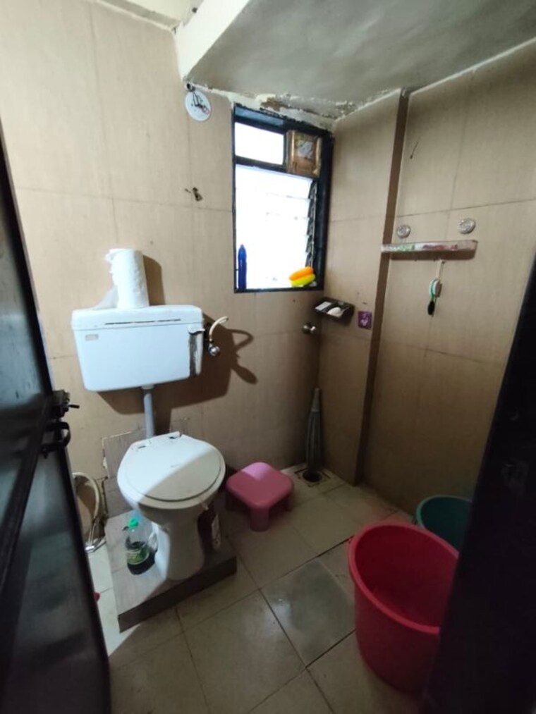Bathroom, gaurav-paradise 2 Bedroom 700 Sq.Ft. Apartment In Mira Road Thane 10638307