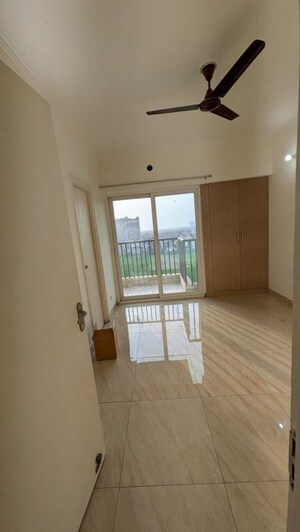 Room in 2 BHK Builder Floor at Yamuna Expressway – for Sale