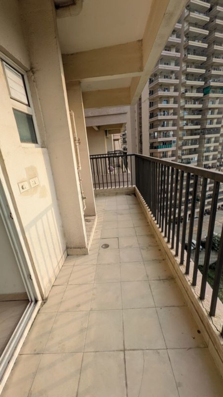 Balcony, yamuna expressway 2 Bedroom 1000 Sq.Ft. Builder Floor In Yamuna Expressway Greater Noida 10638273