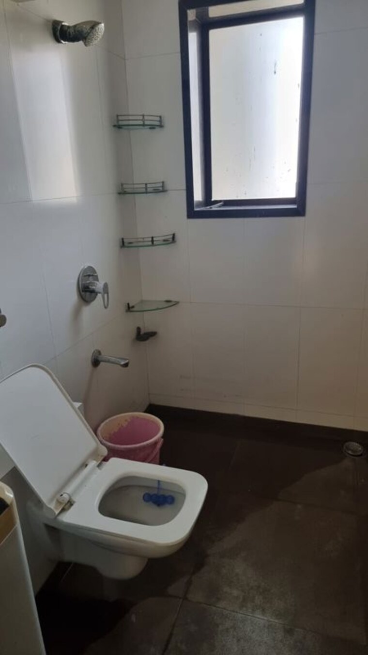 Bathroom, raheja-ankur-apartment 2 Bedroom 750 Sq.Ft. Apartment In Goregaon West Mumbai 10638350