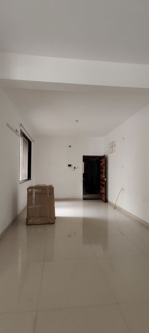 Room in 4 BHK Apartment at Shankar Nagar – for Rent