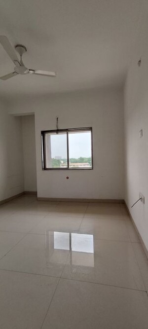 Room in 4 BHK Apartment at Shankar Nagar – for Rent
