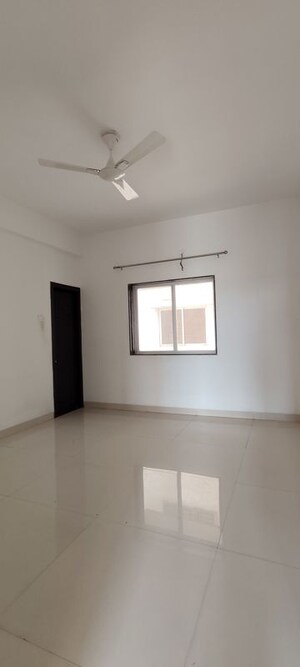 Room in 4 BHK Apartment at Shankar Nagar – for Rent