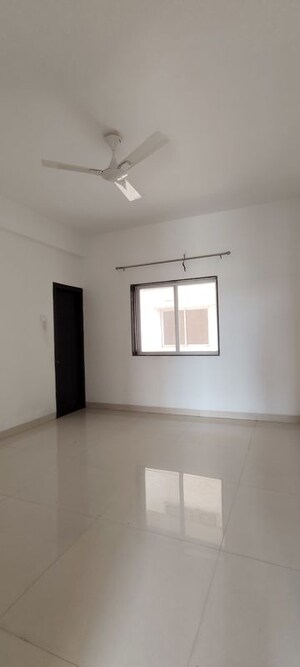 Room in 4 BHK Apartment at Shankar Nagar – for Rent