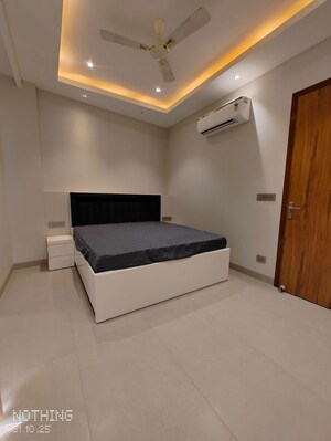 Bathroom in 3 BHK Builder Floor at Dlf Phase ii – for Rent