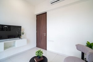 Room in 2.5 BHK Apartment at Runwal Elegante, Andheri West – for Sale