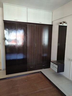 Room in 2 BHK Apartment at Sheth Vasant Galaxy, Goregaon West – for Rent